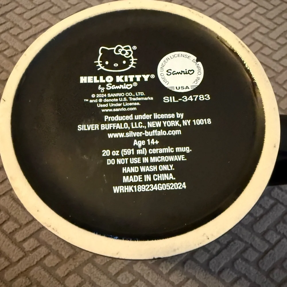 Sanrio Hello Kitty Trick or Treat Ceramic Mug - Picture 2 of 4